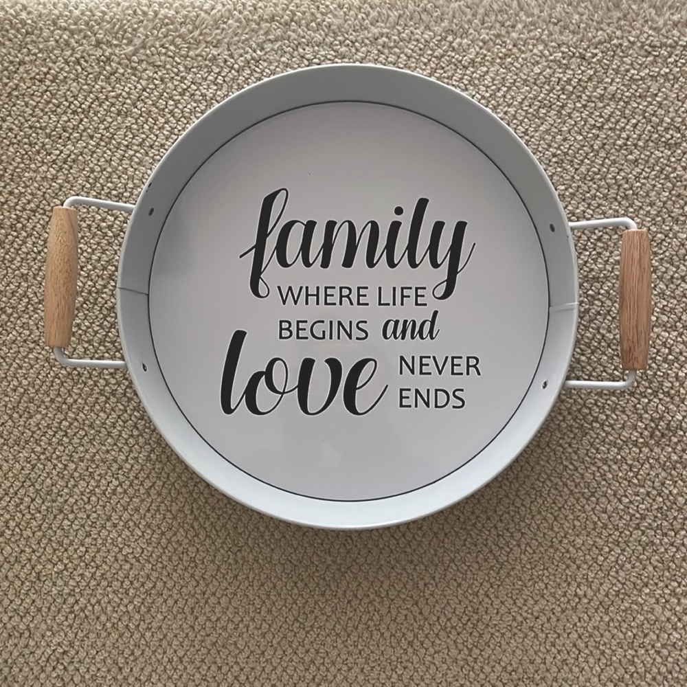 White tray with family quote NWT